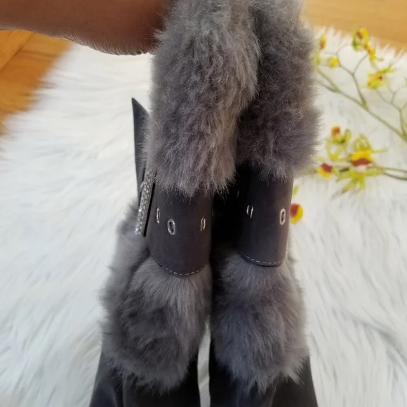 SELINA Gray Heeled Ankle Boots SIZE 9, Zip closure on the side. - Picture 11 of 16